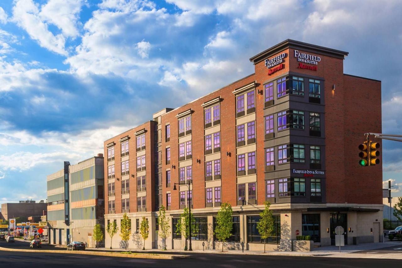 Fairfield Inn & Suites By Marriott Boston Cambridge Exterior photo